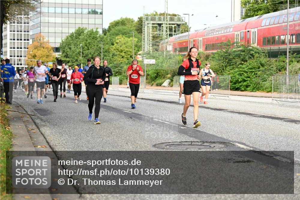 06.09.2026 - CURREX Alsterlauf Dr. Thomas Lammeyer http://msf.ph/oto/10139380 06.09.2026 10:06:22 Laufen 4697, 3213, 4166, 2634, 4238, 2078 meine-sportfotos.de