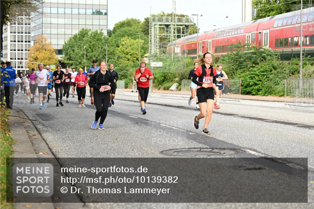 06.09.2026 - CURREX Alsterlauf Dr. Thomas Lammeyer http://msf.ph/oto/10139382 06.09.2026 10:06:22 Laufen 4697, 2840, 4166, 3213, 2634, 4238, 3278, 50 meine-sportfotos.de
