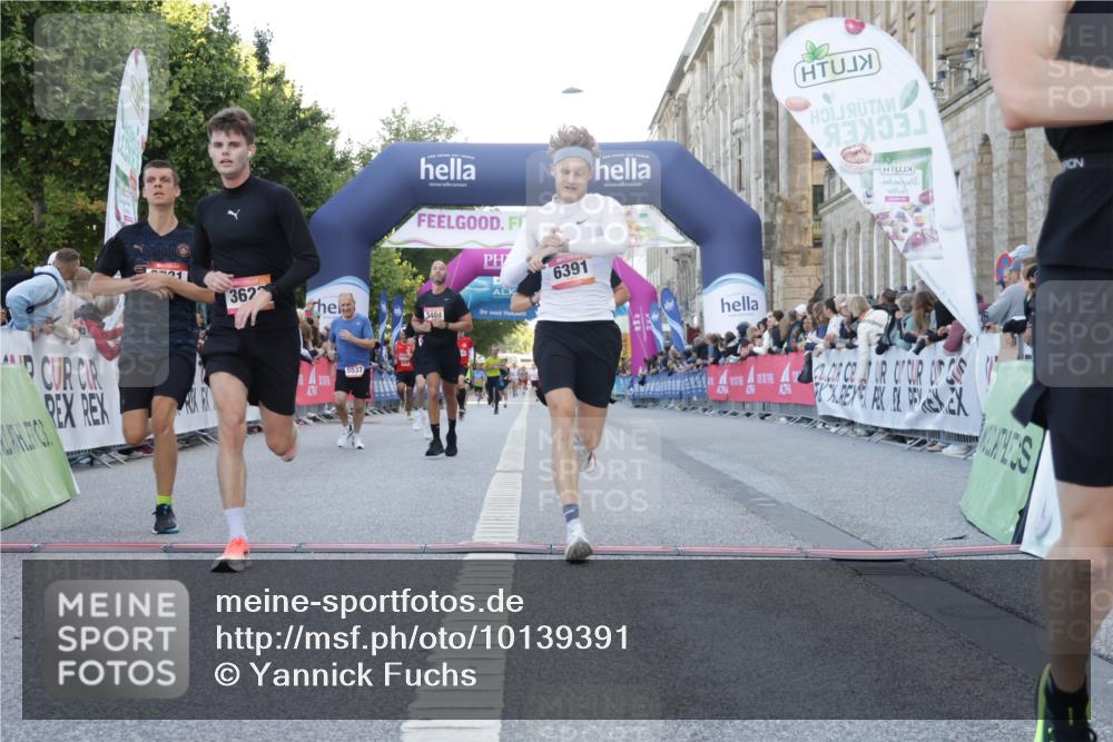 06.09.2026 - CURREX Alsterlauf Yannick Fuchs http://msf.ph/oto/10139391 06.09.2026 09:45:58 Ziel 2731, 2828, 3404, 3623, 3956, 4721, 4828, 5123, 5537, 6072, 6113, 6256, 6391, 8193 meine-sportfotos.de
