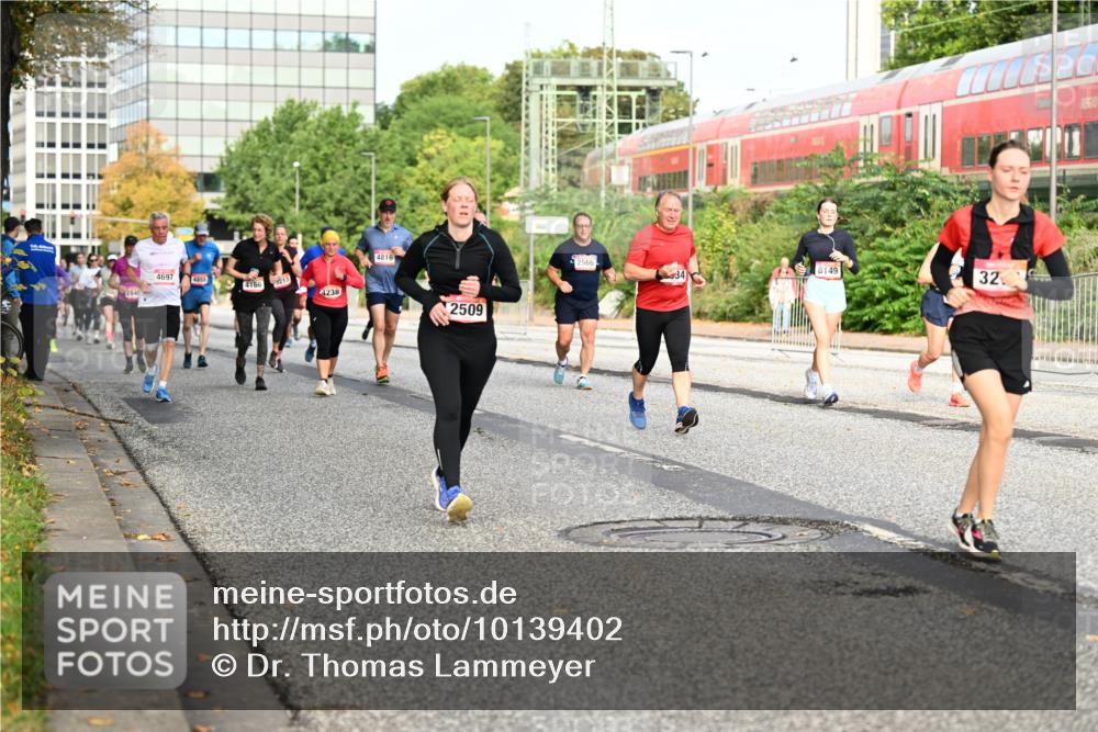 06.09.2026 - CURREX Alsterlauf Dr. Thomas Lammeyer http://msf.ph/oto/10139402 06.09.2026 10:06:24 Laufen 4697, 4855, 213, 4166, 4238, 4816, 2509, 2566, 8149, 34, 32 meine-sportfotos.de