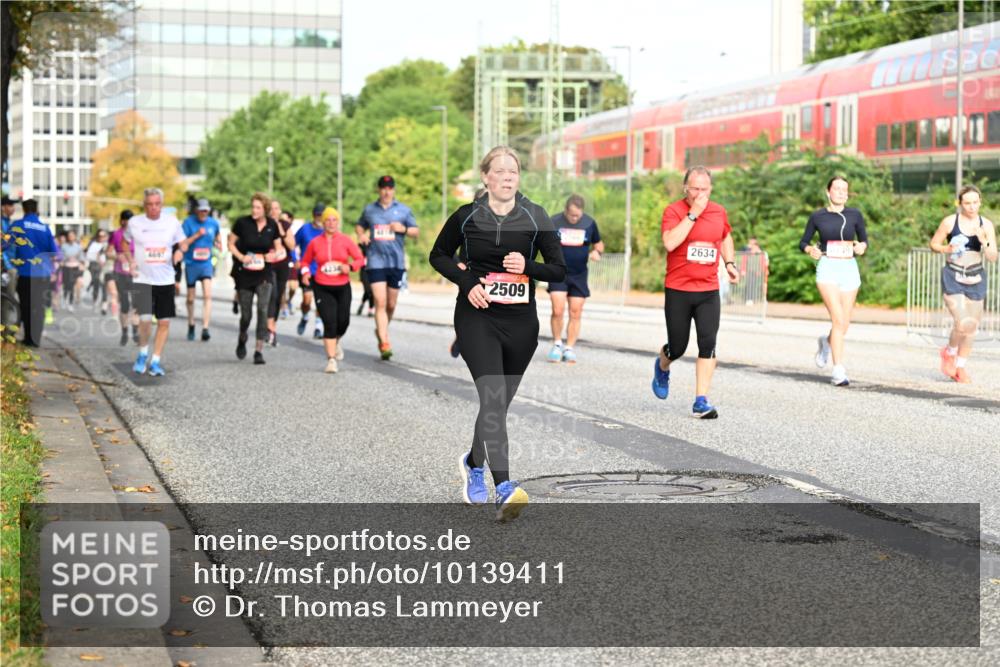 06.09.2026 - CURREX Alsterlauf Dr. Thomas Lammeyer http://msf.ph/oto/10139411 06.09.2026 10:06:25 Laufen 4607, 2509, 2634 meine-sportfotos.de