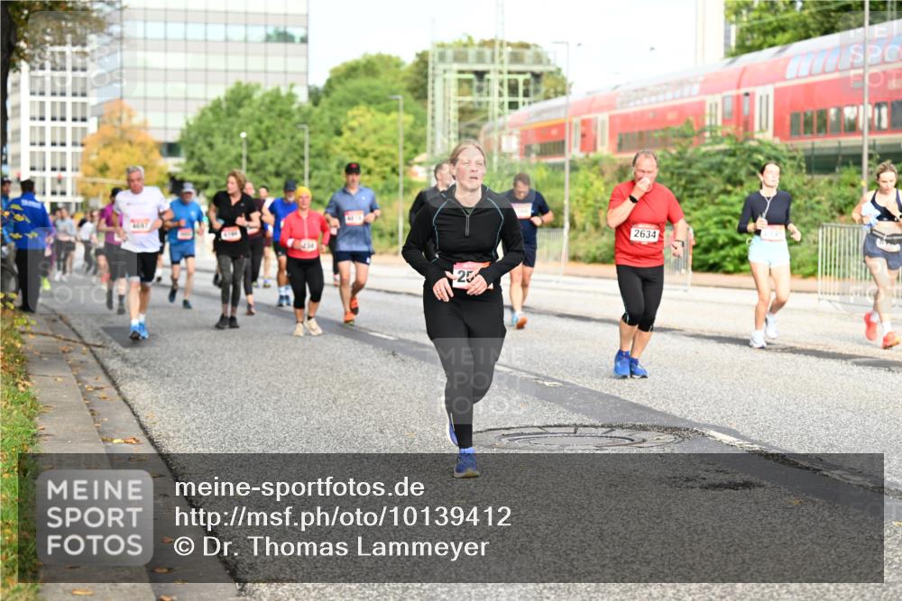 06.09.2026 - CURREX Alsterlauf Dr. Thomas Lammeyer http://msf.ph/oto/10139412 06.09.2026 10:06:25 Laufen 2634 meine-sportfotos.de