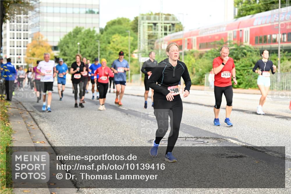 06.09.2026 - CURREX Alsterlauf Dr. Thomas Lammeyer http://msf.ph/oto/10139416 06.09.2026 10:06:25 Laufen 2509, 2634 meine-sportfotos.de