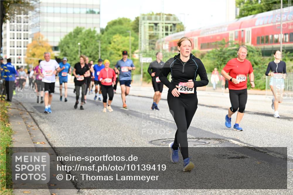 06.09.2026 - CURREX Alsterlauf Dr. Thomas Lammeyer http://msf.ph/oto/10139419 06.09.2026 10:06:26 Laufen 2509, 2634 meine-sportfotos.de
