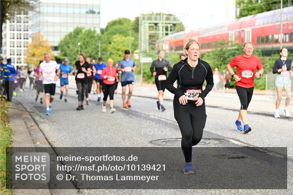 06.09.2026 - CURREX Alsterlauf Dr. Thomas Lammeyer http://msf.ph/oto/10139421 06.09.2026 10:06:26 Laufen 250, 2634 meine-sportfotos.de