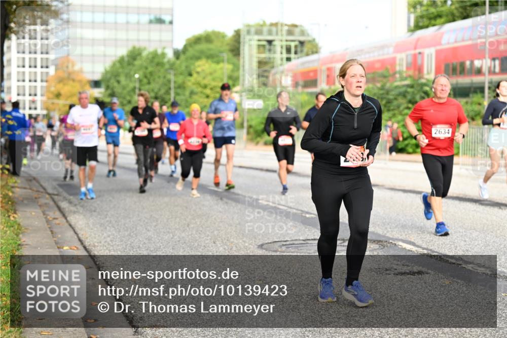 06.09.2026 - CURREX Alsterlauf Dr. Thomas Lammeyer http://msf.ph/oto/10139423 06.09.2026 10:06:26 Laufen 2634 meine-sportfotos.de