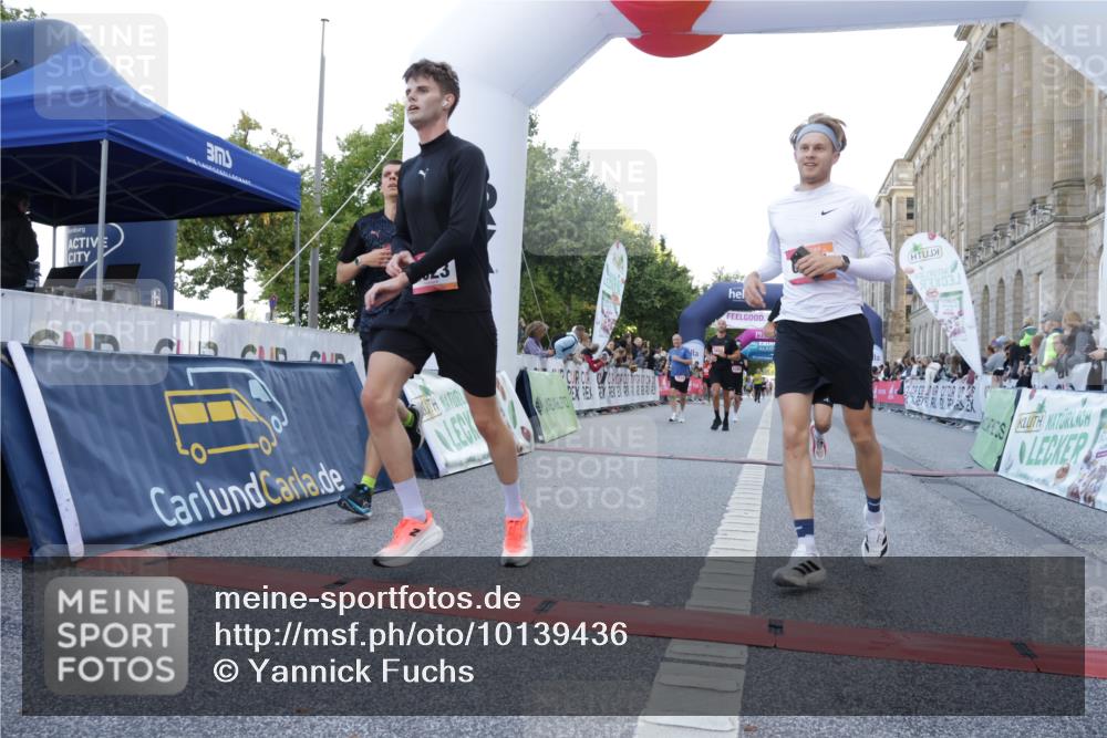 06.09.2026 - CURREX Alsterlauf Yannick Fuchs http://msf.ph/oto/10139436 06.09.2026 09:45:59 Ziel 2731, 2828, 3404, 3623, 4721, 4828, 5537, 6072, 6256, 6391, 8193 meine-sportfotos.de
