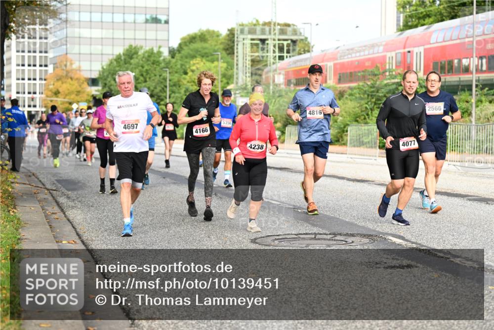 06.09.2026 - CURREX Alsterlauf Dr. Thomas Lammeyer http://msf.ph/oto/10139451 06.09.2026 10:06:28 Laufen 4697, 4166, 5356, 4238, 4816, 4077, 2566 meine-sportfotos.de