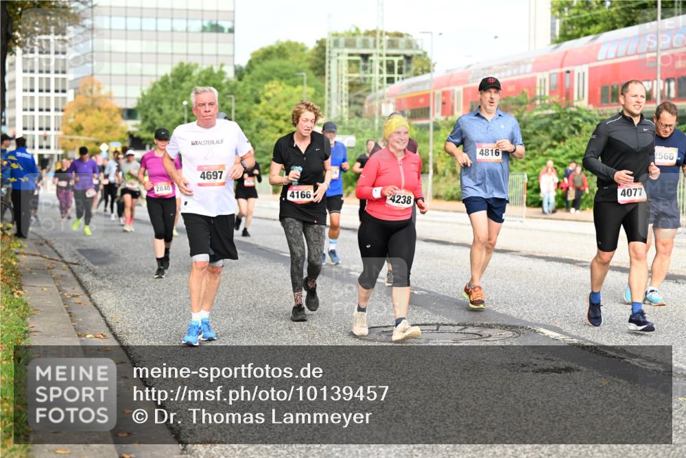 06.09.2026 - CURREX Alsterlauf Dr. Thomas Lammeyer http://msf.ph/oto/10139457 06.09.2026 10:06:29 Laufen 2840, 4697, 4166, 56, 4238, 4816, 4077, 2566 meine-sportfotos.de