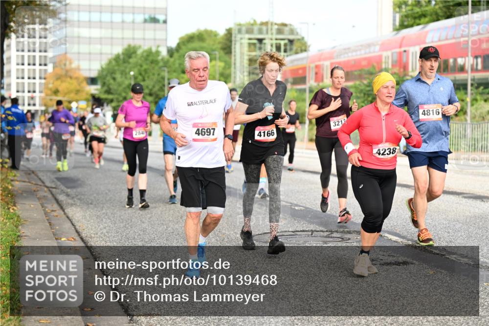 06.09.2026 - CURREX Alsterlauf Dr. Thomas Lammeyer http://msf.ph/oto/10139468 06.09.2026 10:06:30 Laufen 2841, 4697, 4166, 3213, 4238, 4816 meine-sportfotos.de
