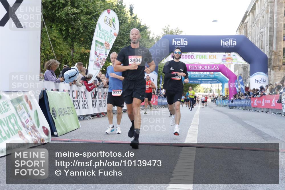 06.09.2026 - CURREX Alsterlauf Yannick Fuchs http://msf.ph/oto/10139473 06.09.2026 09:46:01 Ziel 2731, 2828, 3404, 3623, 4721, 5537, 5846, 6072, 6256, 6391, 8158, 8193 meine-sportfotos.de