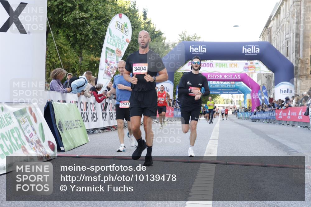 06.09.2026 - CURREX Alsterlauf Yannick Fuchs http://msf.ph/oto/10139478 06.09.2026 09:46:01 Ziel 2731, 2828, 3404, 3623, 4721, 5537, 5846, 6072, 6256, 6391, 8158, 8193 meine-sportfotos.de