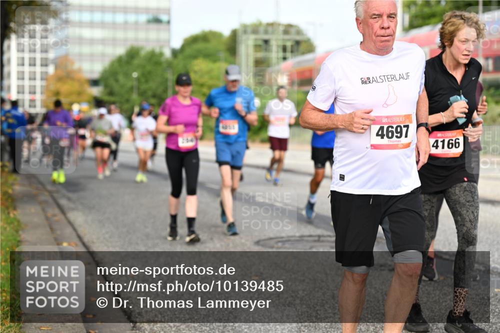 06.09.2026 - CURREX Alsterlauf Dr. Thomas Lammeyer http://msf.ph/oto/10139485 06.09.2026 10:06:31 Laufen 4697, 4166 meine-sportfotos.de