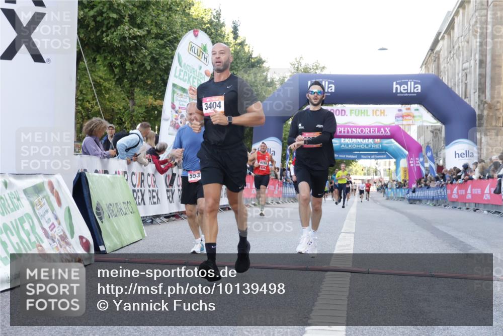 06.09.2026 - CURREX Alsterlauf Yannick Fuchs http://msf.ph/oto/10139498 06.09.2026 09:46:02 Ziel 2122, 2731, 2828, 3404, 3623, 4721, 5537, 5846, 6256, 6391, 8158 meine-sportfotos.de