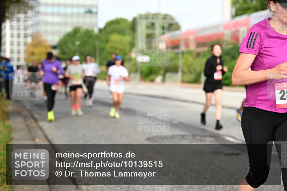 06.09.2026 - CURREX Alsterlauf Dr. Thomas Lammeyer http://msf.ph/oto/10139515 06.09.2026 10:06:34 Laufen 23 meine-sportfotos.de