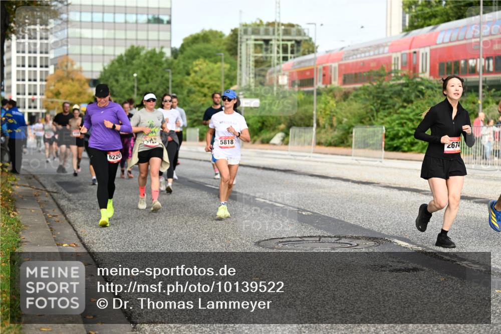06.09.2026 - CURREX Alsterlauf Dr. Thomas Lammeyer http://msf.ph/oto/10139522 06.09.2026 10:06:35 Laufen 5818, 6220, 2674 meine-sportfotos.de