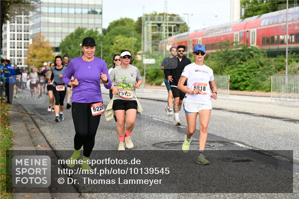 06.09.2026 - CURREX Alsterlauf Dr. Thomas Lammeyer http://msf.ph/oto/10139545 06.09.2026 10:06:37 Laufen 6165, 6220, 10, 1, 5818 meine-sportfotos.de