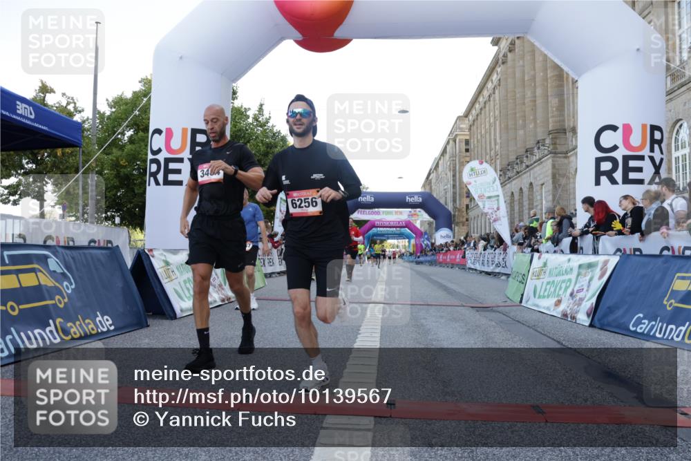 06.09.2026 - CURREX Alsterlauf Yannick Fuchs http://msf.ph/oto/10139567 06.09.2026 09:46:03 Ziel 2122, 2731, 2828, 3404, 3623, 4721, 5537, 5846, 6256, 6391, 8158 meine-sportfotos.de