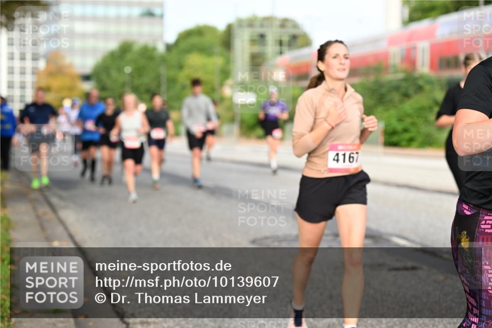 06.09.2026 - CURREX Alsterlauf Dr. Thomas Lammeyer http://msf.ph/oto/10139607 06.09.2026 10:06:43 Laufen 4167 meine-sportfotos.de