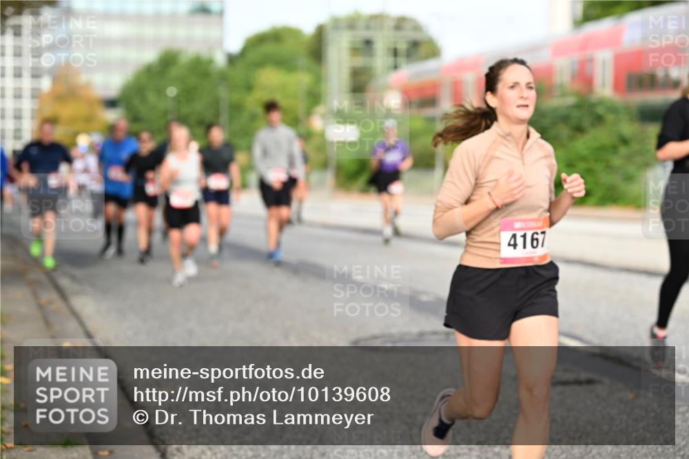 06.09.2026 - CURREX Alsterlauf Dr. Thomas Lammeyer http://msf.ph/oto/10139608 06.09.2026 10:06:44 Laufen 4167 meine-sportfotos.de