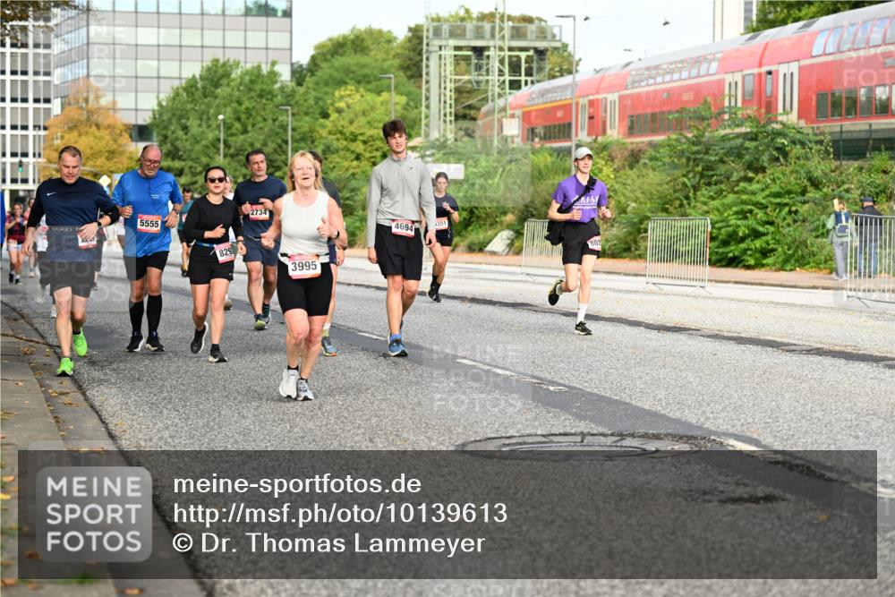 06.09.2026 - CURREX Alsterlauf Dr. Thomas Lammeyer http://msf.ph/oto/10139613 06.09.2026 10:06:45 Laufen 5555, 2734, 829, 3995, 351, 4694, 807 meine-sportfotos.de