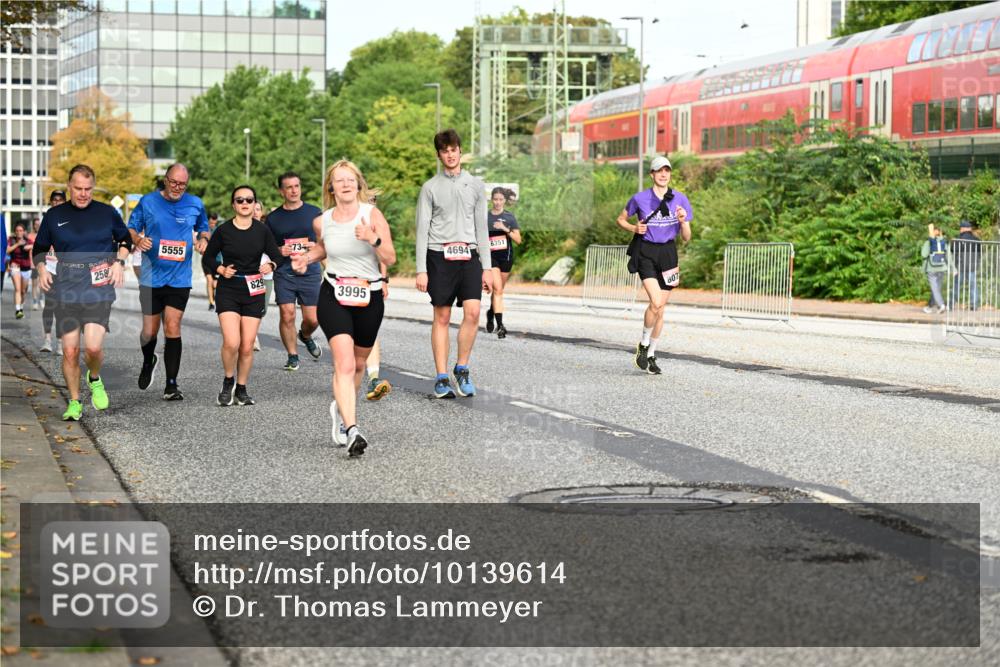 06.09.2026 - CURREX Alsterlauf Dr. Thomas Lammeyer http://msf.ph/oto/10139614 06.09.2026 10:06:45 Laufen 5555, 258, 829, 73, 3995, 6351, 4694, 807 meine-sportfotos.de