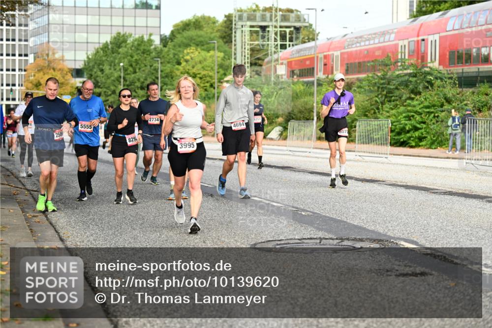 06.09.2026 - CURREX Alsterlauf Dr. Thomas Lammeyer http://msf.ph/oto/10139620 06.09.2026 10:06:45 Laufen 2589, 5555, 829, 2734, 4694, 3995, 6351, 8072 meine-sportfotos.de