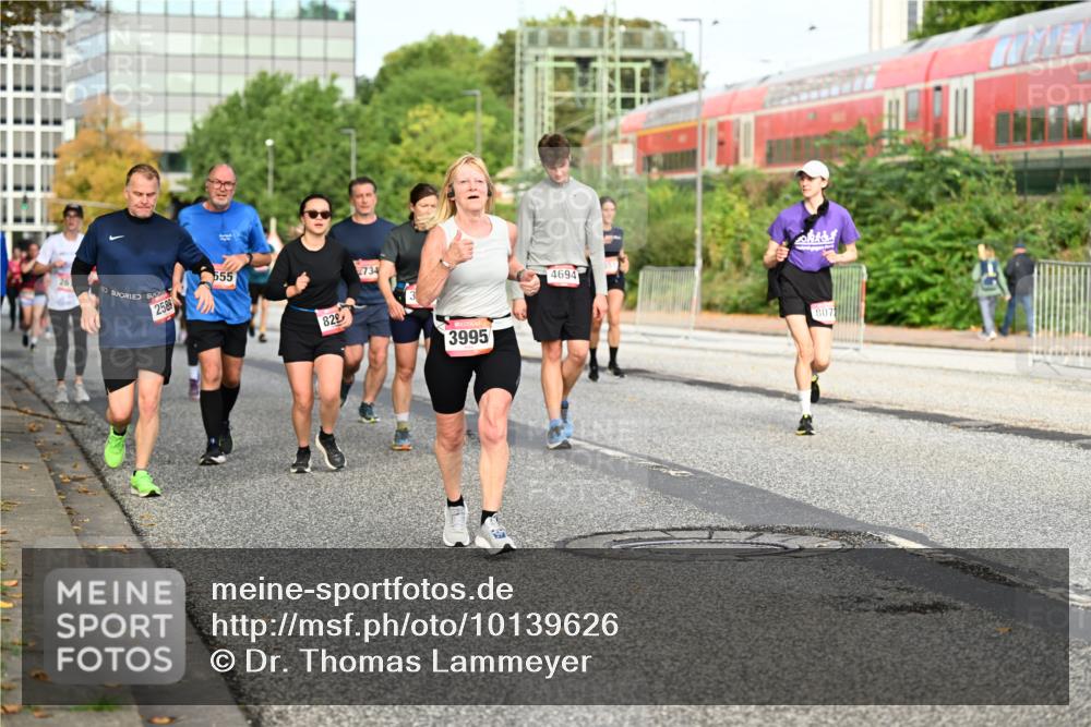 06.09.2026 - CURREX Alsterlauf Dr. Thomas Lammeyer http://msf.ph/oto/10139626 06.09.2026 10:06:46 Laufen 555, 2589, 829, 734, 3995, 4694, 807 meine-sportfotos.de