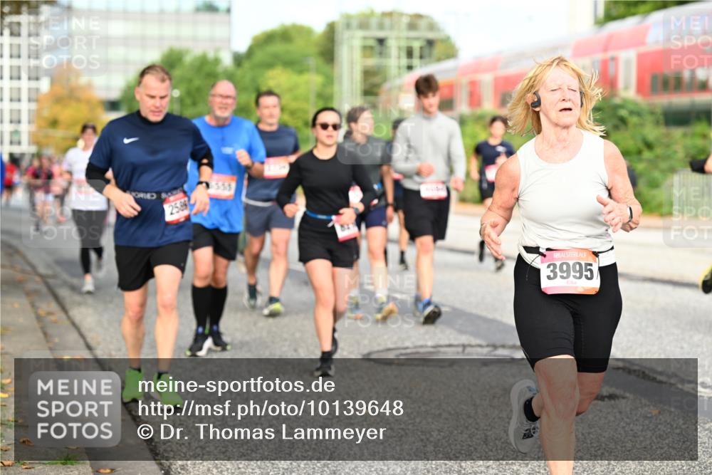 06.09.2026 - CURREX Alsterlauf Dr. Thomas Lammeyer http://msf.ph/oto/10139648 06.09.2026 10:06:48 Laufen 2584, 555, 3995 meine-sportfotos.de
