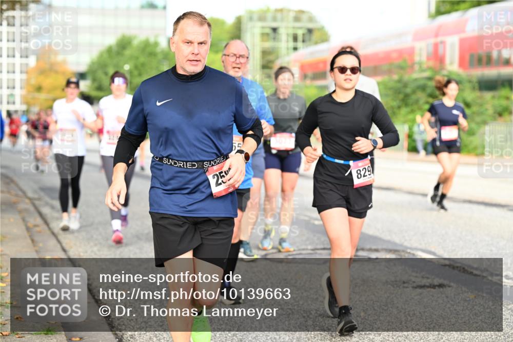 06.09.2026 - CURREX Alsterlauf Dr. Thomas Lammeyer http://msf.ph/oto/10139663 06.09.2026 10:06:49 Laufen 25, 829 meine-sportfotos.de