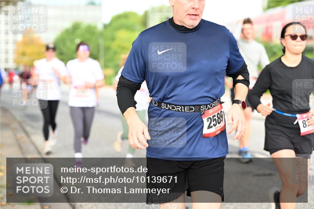 06.09.2026 - CURREX Alsterlauf Dr. Thomas Lammeyer http://msf.ph/oto/10139671 06.09.2026 10:06:50 Laufen 2589, 82 meine-sportfotos.de
