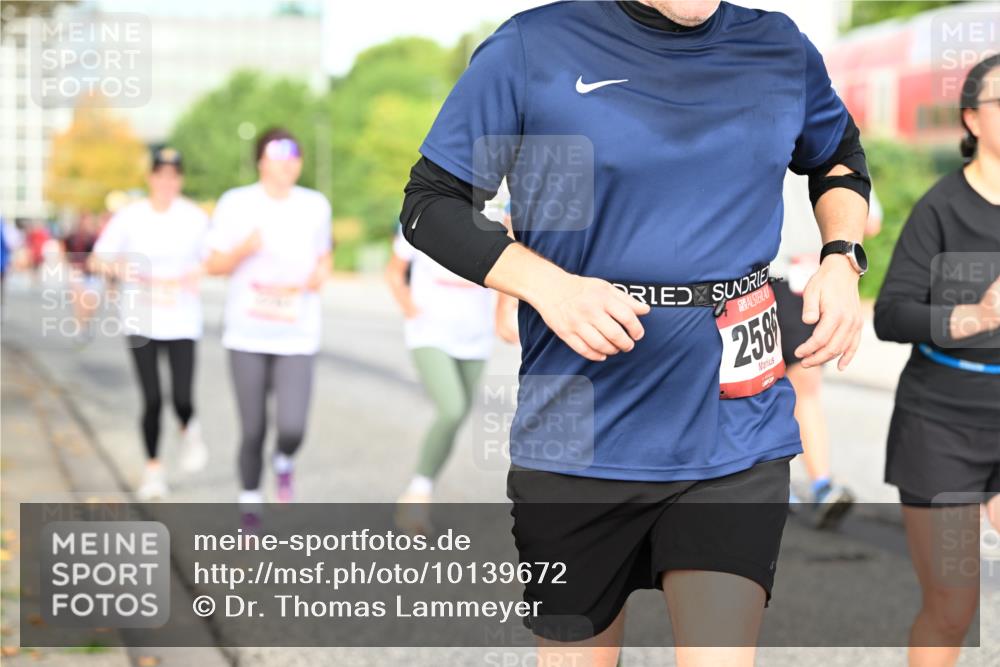06.09.2026 - CURREX Alsterlauf Dr. Thomas Lammeyer http://msf.ph/oto/10139672 06.09.2026 10:06:50 Laufen 258 meine-sportfotos.de