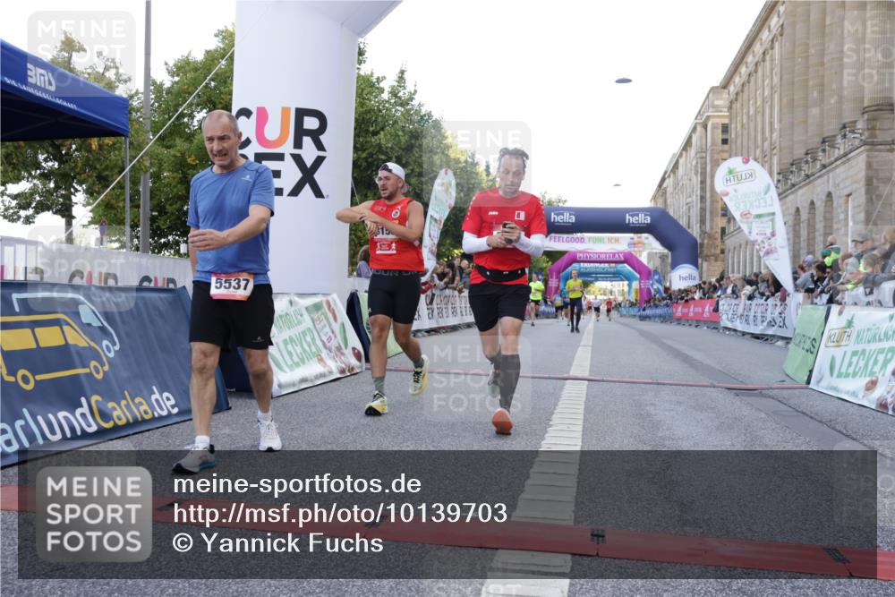 06.09.2026 - CURREX Alsterlauf Yannick Fuchs http://msf.ph/oto/10139703 06.09.2026 09:46:06 Ziel 2122, 2731, 2828, 3404, 3623, 5537, 5846, 6014, 6256, 6391, 8158, 8210 meine-sportfotos.de