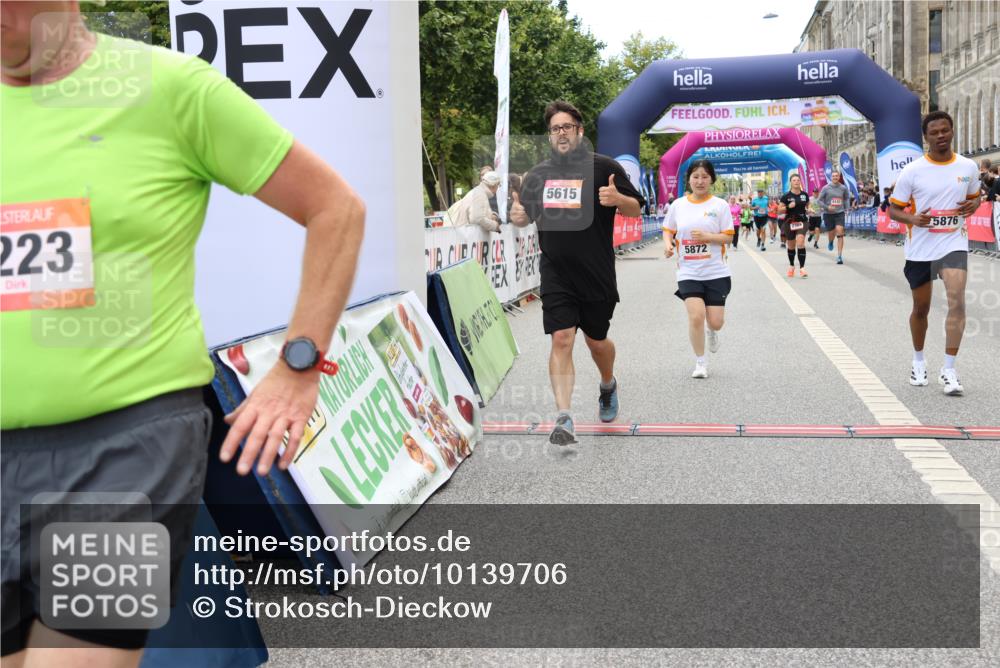 06.09.2026 - CURREX Alsterlauf Strokosch-Dieckow http://msf.ph/oto/10139706 06.09.2026 10:17:16 Ziel 1092, 2129, 2368, 2688, 2922, 3199, 3459, 5223, 5615, 5872, 5876, 6143 meine-sportfotos.de