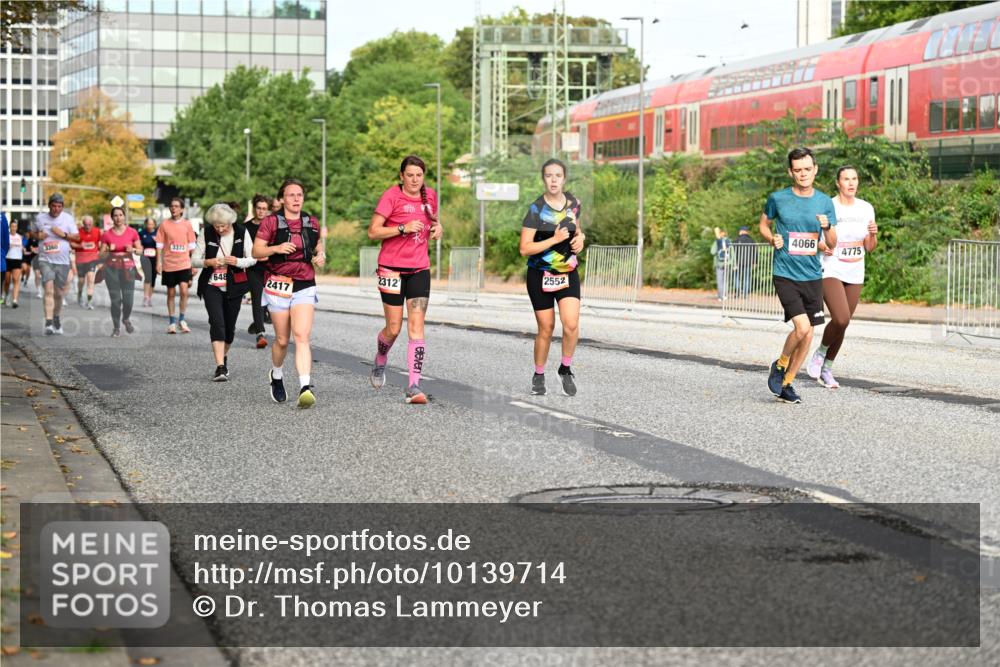 06.09.2026 - CURREX Alsterlauf Dr. Thomas Lammeyer http://msf.ph/oto/10139714 06.09.2026 10:06:54 Laufen 3360, 648, 4066, 4775, 2552, 2312, 2417 meine-sportfotos.de