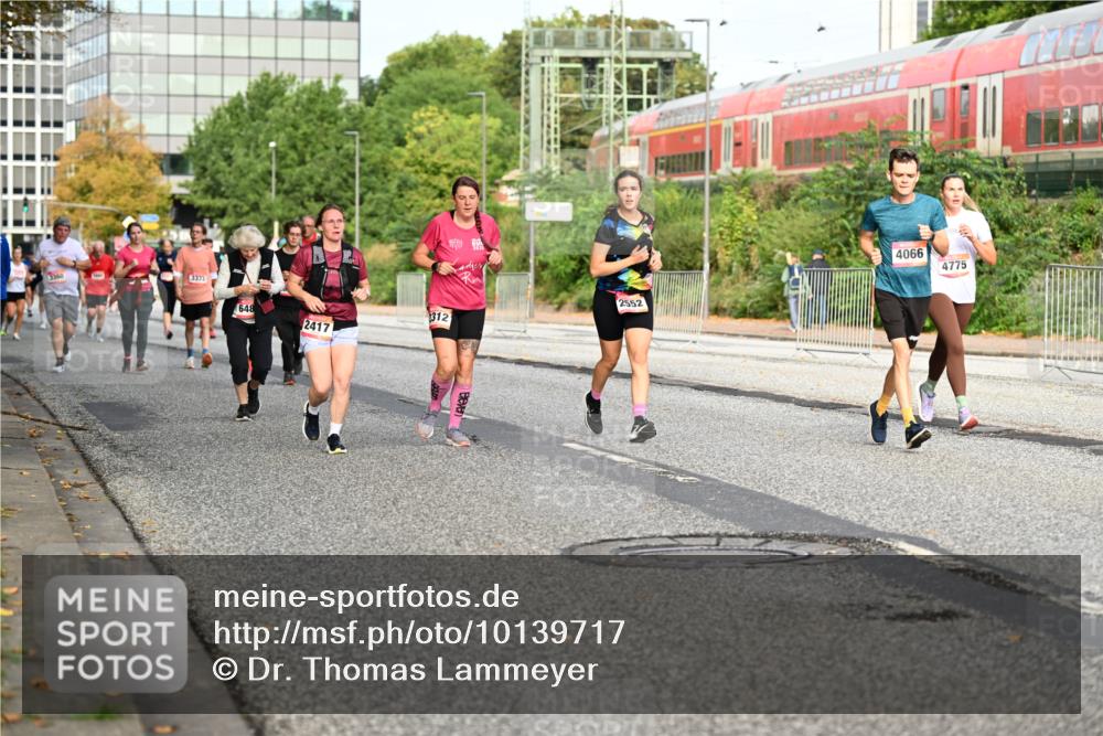 06.09.2026 - CURREX Alsterlauf Dr. Thomas Lammeyer http://msf.ph/oto/10139717 06.09.2026 10:06:54 Laufen 3360, 3373, 648, 2417, 2552, 312, 4066, 4775 meine-sportfotos.de