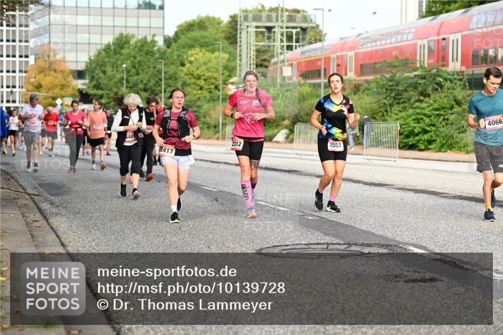 06.09.2026 - CURREX Alsterlauf Dr. Thomas Lammeyer http://msf.ph/oto/10139728 06.09.2026 10:06:55 Laufen 3360, 1373, 2417, 2312, 2552, 4066, 5483, 88 meine-sportfotos.de