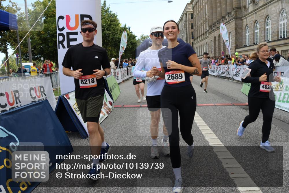 06.09.2026 - CURREX Alsterlauf Strokosch-Dieckow http://msf.ph/oto/10139739 06.09.2026 10:16:05 Ziel 2098, 2570, 2571, 2689, 2810, 3234, 3281, 3311, 4028, 4043, 4056, 4069, 4154, 4264, 4319, 4320, 4733, 5065, 5081, 5476, 5618, 5825, 8218 meine-sportfotos.de
