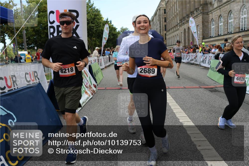 06.09.2026 - CURREX Alsterlauf Strokosch-Dieckow http://msf.ph/oto/10139753 06.09.2026 10:16:05 Ziel 2098, 2570, 2571, 2689, 2810, 3234, 3281, 3311, 4028, 4043, 4056, 4069, 4154, 4264, 4319, 4320, 4733, 5065, 5081, 5476, 5618, 5825, 8218 meine-sportfotos.de