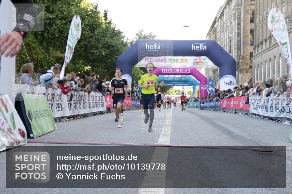 06.09.2026 - CURREX Alsterlauf Yannick Fuchs http://msf.ph/oto/10139778 06.09.2026 09:46:09 Ziel 2122, 3404, 4970, 5537, 5846, 5906, 6014, 6256, 8158, 8210 meine-sportfotos.de