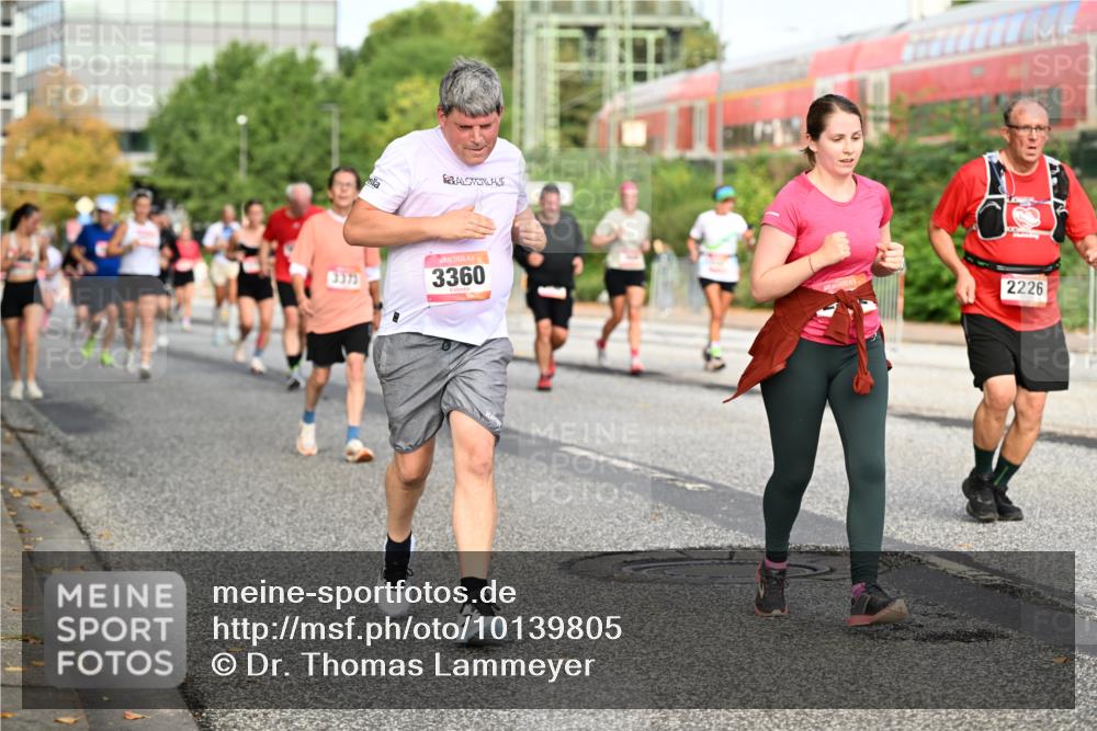 06.09.2026 - CURREX Alsterlauf Dr. Thomas Lammeyer http://msf.ph/oto/10139805 06.09.2026 10:07:03 Laufen 3373, 3360, 2226 meine-sportfotos.de