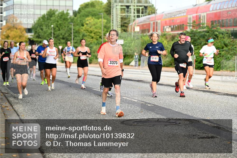 06.09.2026 - CURREX Alsterlauf Dr. Thomas Lammeyer http://msf.ph/oto/10139832 06.09.2026 10:07:06 Laufen 3640, 3988, 4211, 2732, 3373, 5141, 142, 3687 meine-sportfotos.de