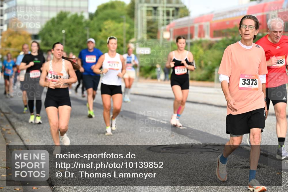 06.09.2026 - CURREX Alsterlauf Dr. Thomas Lammeyer http://msf.ph/oto/10139852 06.09.2026 10:07:09 Laufen 3983, 3373, 388 meine-sportfotos.de