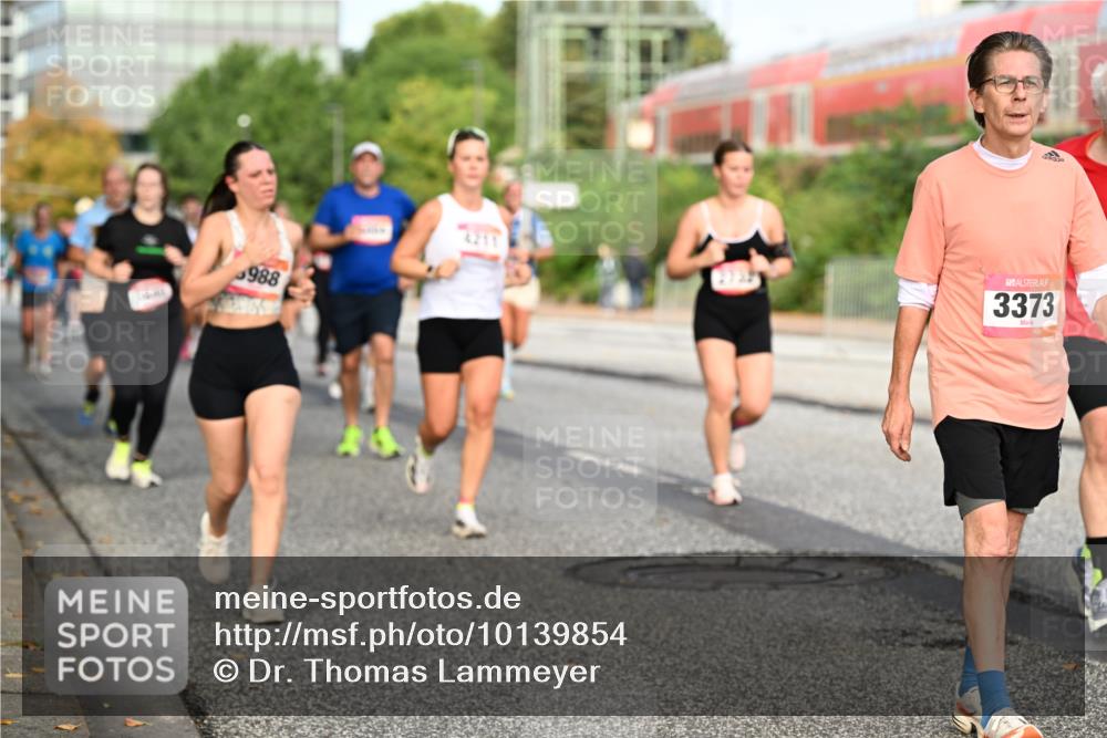 06.09.2026 - CURREX Alsterlauf Dr. Thomas Lammeyer http://msf.ph/oto/10139854 06.09.2026 10:07:09 Laufen 988, 4211, 3373 meine-sportfotos.de