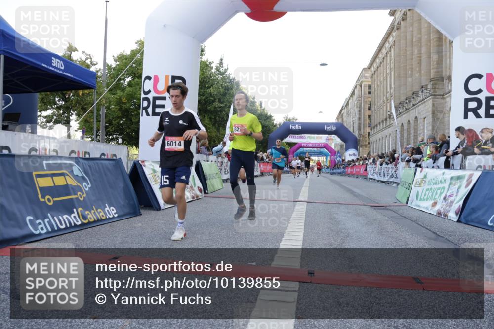 06.09.2026 - CURREX Alsterlauf Yannick Fuchs http://msf.ph/oto/10139855 06.09.2026 09:46:11 Ziel 2122, 4970, 5846, 5906, 6014, 6406, 8158, 8210, 8266 meine-sportfotos.de