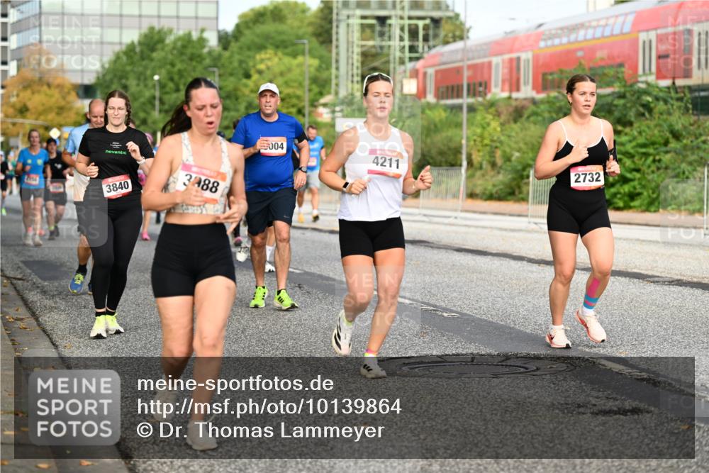 06.09.2026 - CURREX Alsterlauf Dr. Thomas Lammeyer http://msf.ph/oto/10139864 06.09.2026 10:07:10 Laufen 3840, 3488, 004, 4211, 2732 meine-sportfotos.de