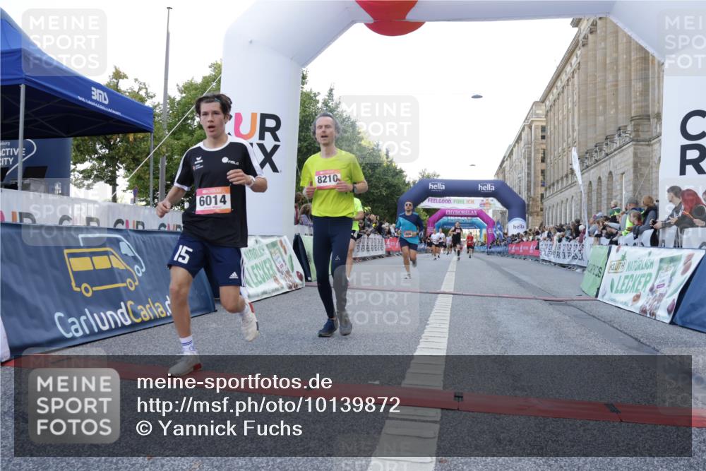 06.09.2026 - CURREX Alsterlauf Yannick Fuchs http://msf.ph/oto/10139872 06.09.2026 09:46:11 Ziel 2122, 4970, 5846, 5906, 6014, 6406, 8158, 8210, 8266 meine-sportfotos.de