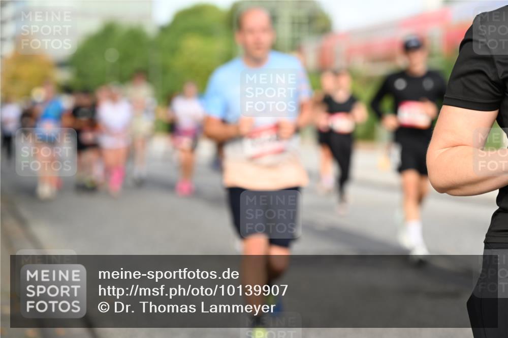 06.09.2026 - CURREX Alsterlauf Dr. Thomas Lammeyer http://msf.ph/oto/10139907 06.09.2026 10:07:14 Laufen  meine-sportfotos.de