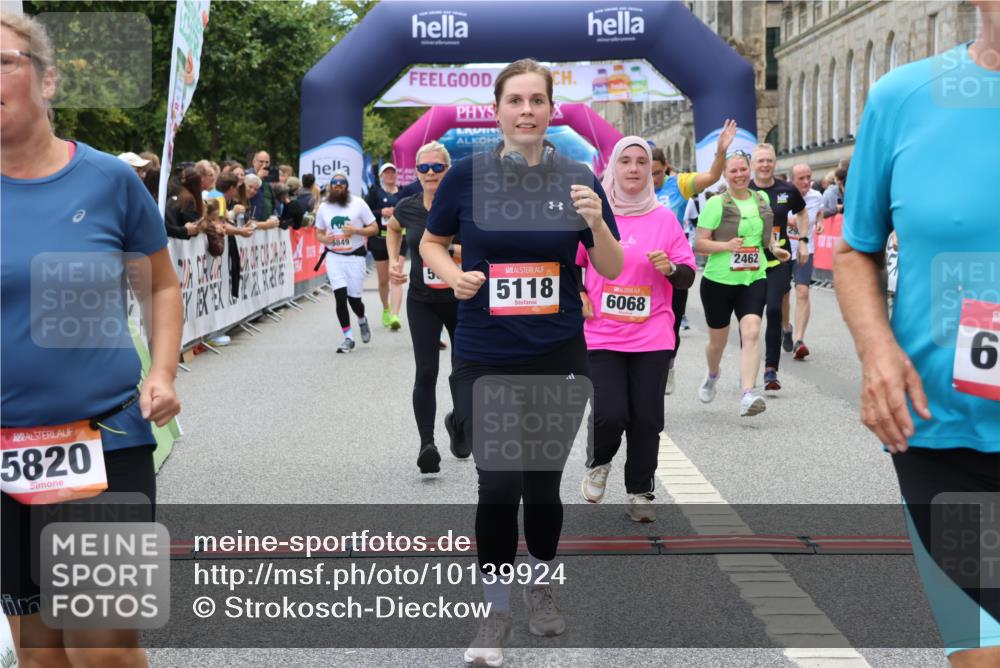 06.09.2026 - CURREX Alsterlauf Strokosch-Dieckow http://msf.ph/oto/10139924 06.09.2026 10:17:29 Ziel 2462, 2546, 2547, 2597, 2598, 2911, 2985, 3117, 3444, 3709, 5118, 5560, 5635, 5820, 5849, 6068, 6081, 6342, 6363, 8109 meine-sportfotos.de