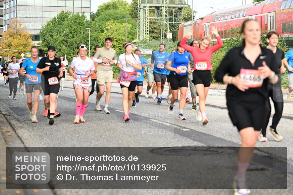 06.09.2026 - CURREX Alsterlauf Dr. Thomas Lammeyer http://msf.ph/oto/10139925 06.09.2026 10:07:15 Laufen 701, 2356, 2889, 268, 2979, 5498, 5922, 890, 64651 meine-sportfotos.de